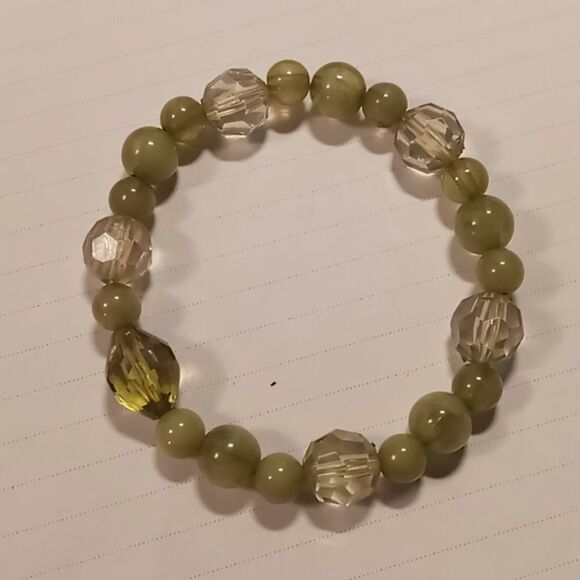 Stretchy bead bracelet - Picture 1 of 1